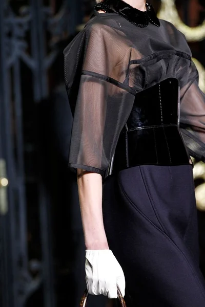 Look 12